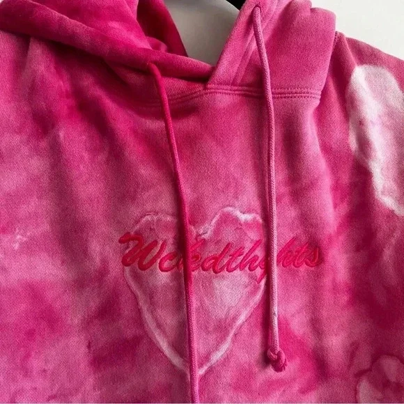 601 WTLA Men’s Pink Heart Hoodie Size Small - Picture 2 of 5
